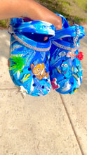 Load image into Gallery viewer, Finding Nemo Crocs - Image #4
